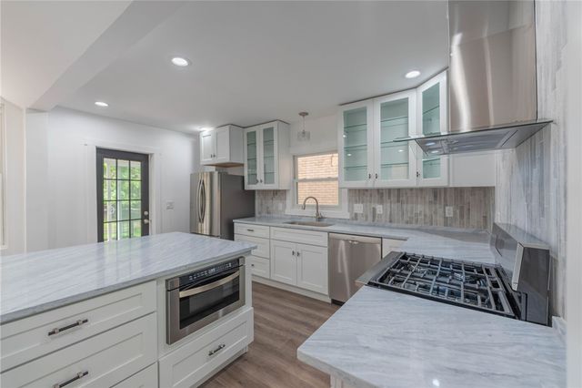 6334 Forward Ave, Squirrel Hill, PA 15217
