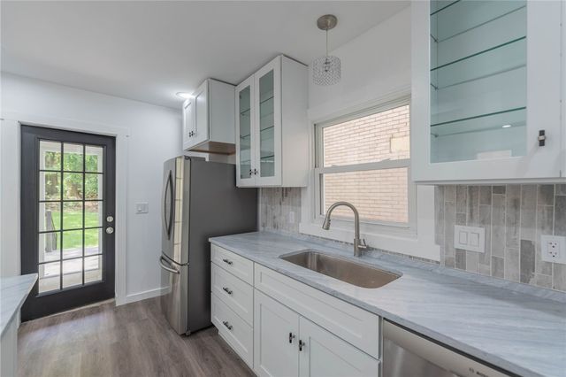 6334 Forward Ave, Squirrel Hill, PA 15217
