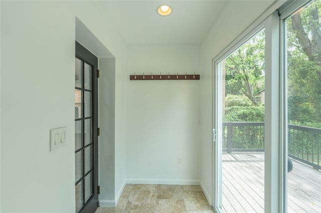 6334 Forward Ave, Squirrel Hill, PA 15217
