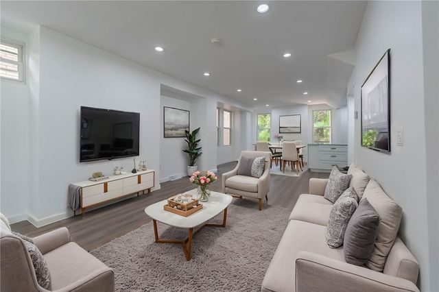6334 Forward Ave, Squirrel Hill, PA 15217