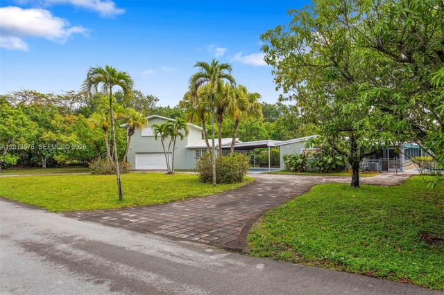 10851 SW 68th Ave, Pinecrest, FL 33156