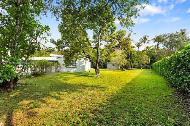 10851 SW 68th Ave, Pinecrest, FL 33156