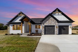 751 Lake Bluff Court, Lebanon, OH 45036