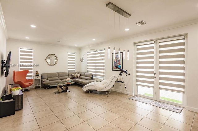 17063 SW 91st St, Miami, FL 33196