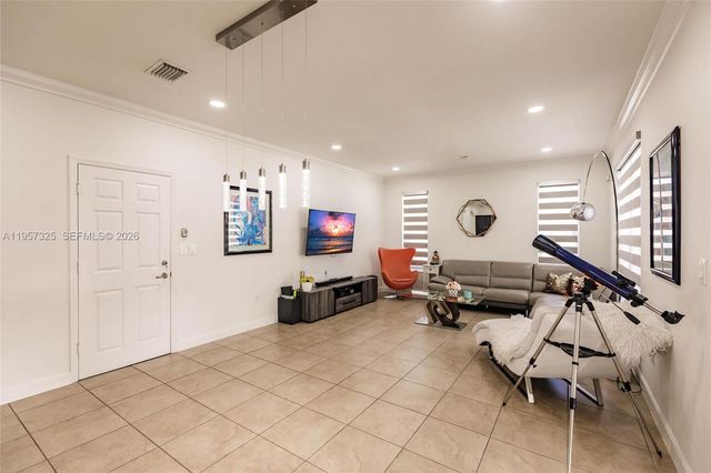 17063 SW 91st St, Miami, FL 33196