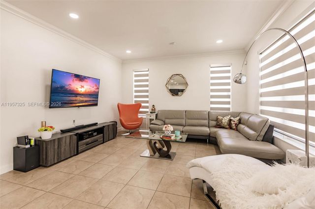 17063 SW 91st St, Miami, FL 33196