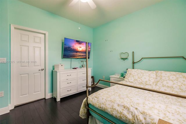 17063 SW 91st St, Miami, FL 33196