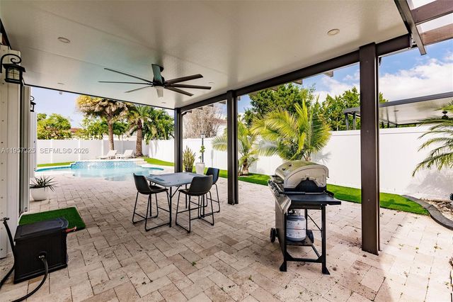 17063 SW 91st St, Miami, FL 33196