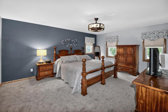 2070 S 103rd COURT, West Allis, WI 53227