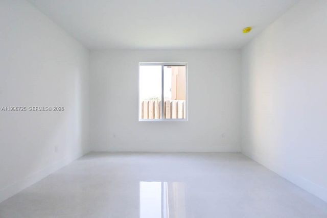 15631 SW 11th Ter, Miami, FL 33194