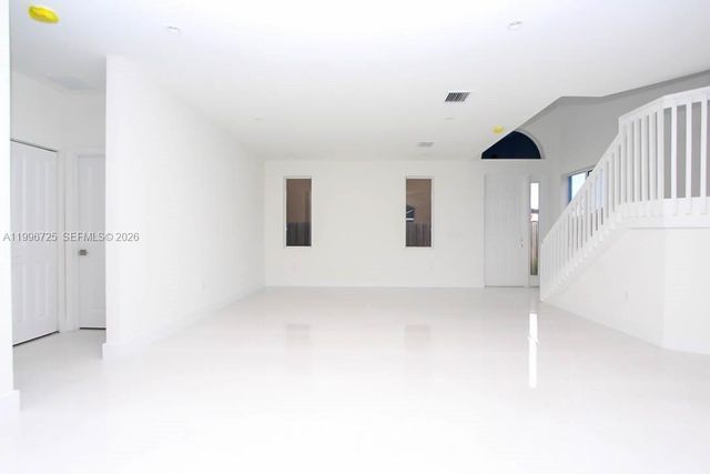 15631 SW 11th Ter, Miami, FL 33194