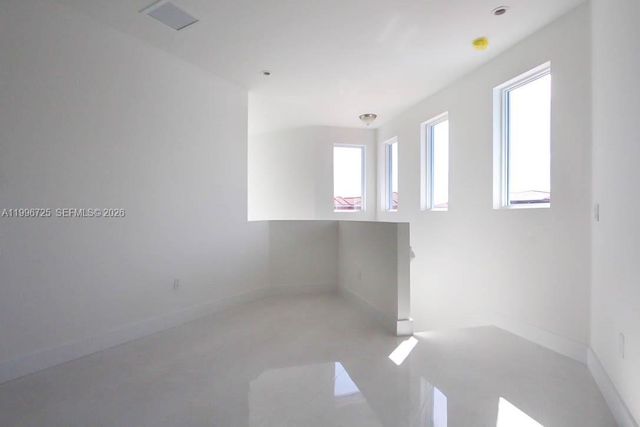 15631 SW 11th Ter, Miami, FL 33194