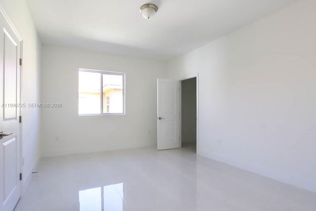 15631 SW 11th Ter, Miami, FL 33194