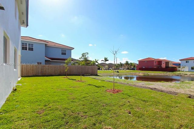 15631 SW 11th Ter, Miami, FL 33194