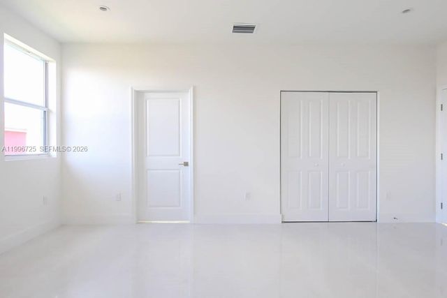 15631 SW 11th Ter, Miami, FL 33194