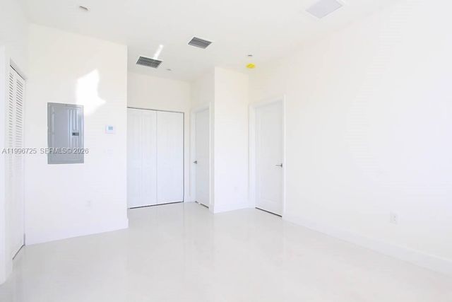 15631 SW 11th Ter, Miami, FL 33194