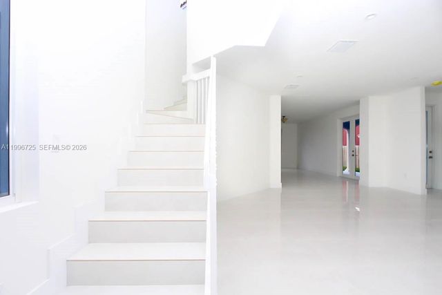 15631 SW 11th Ter, Miami, FL 33194