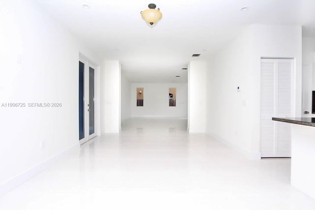 15631 SW 11th Ter, Miami, FL 33194