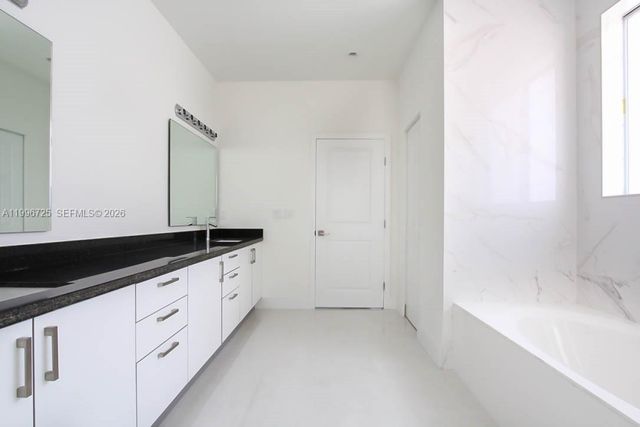 15631 SW 11th Ter, Miami, FL 33194