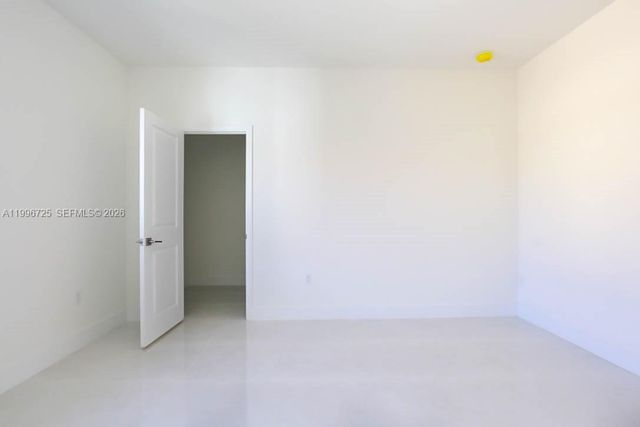 15631 SW 11th Ter, Miami, FL 33194