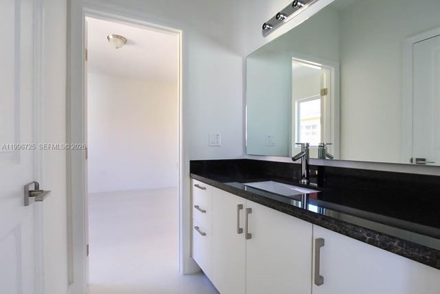 15631 SW 11th Ter, Miami, FL 33194