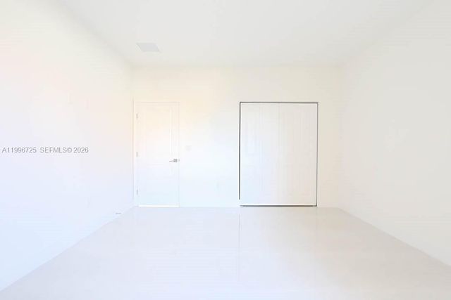 15631 SW 11th Ter, Miami, FL 33194