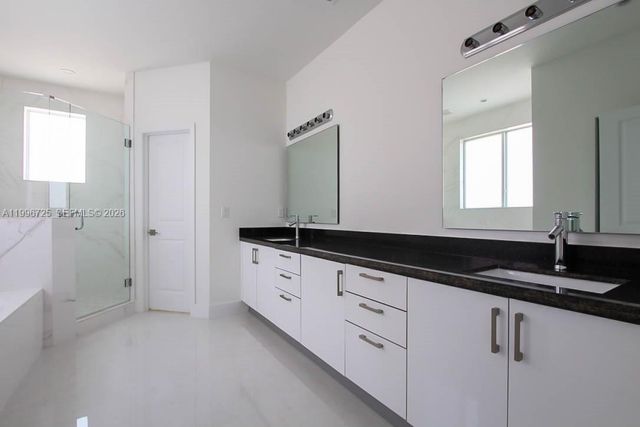 15631 SW 11th Ter, Miami, FL 33194