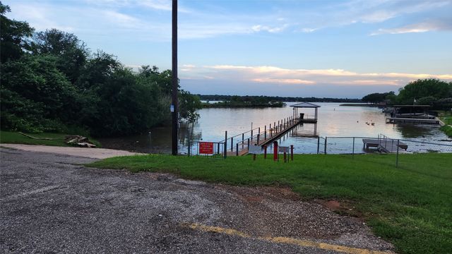 325 Capricorn Drive, Granbury, TX 76049