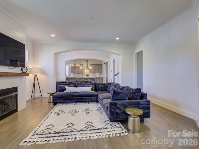 2574 Barry Street, Charlotte, NC 28205