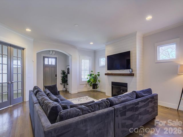 2574 Barry Street, Charlotte, NC 28205