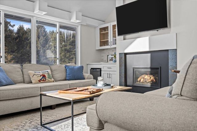 131 Village Green Dr Unit 5A, Stowe, VT 05672