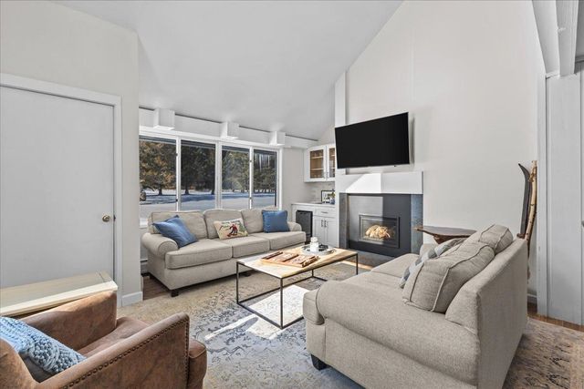 131 Village Green Dr Unit 5A, Stowe, VT 05672