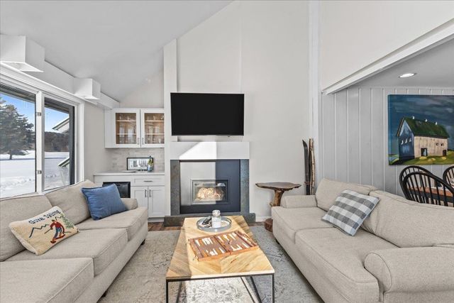 131 Village Green Dr Unit 5A, Stowe, VT 05672