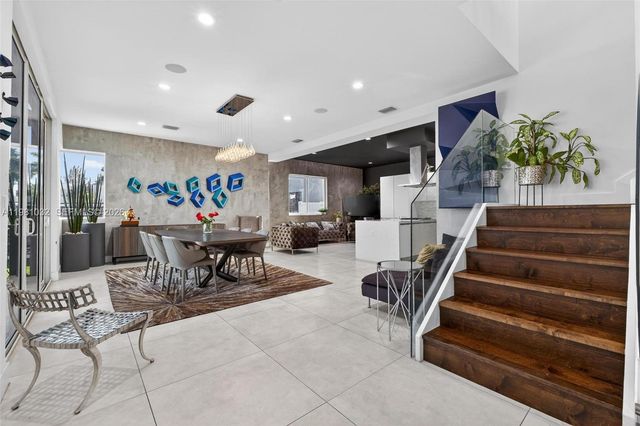 10292 NW 75th Ter, Doral, FL 33178