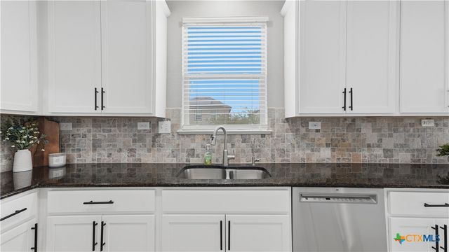 3933 Legend Pond Drive, New Braunfels, TX 78130