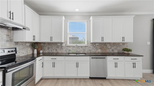 3933 Legend Pond Drive, New Braunfels, TX 78130