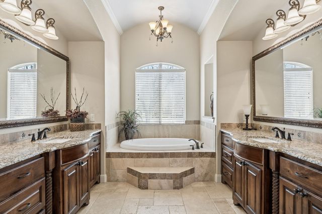 8900 Augusta Drive, Granbury, TX 76049