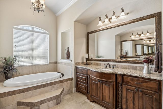 8900 Augusta Drive, Granbury, TX 76049