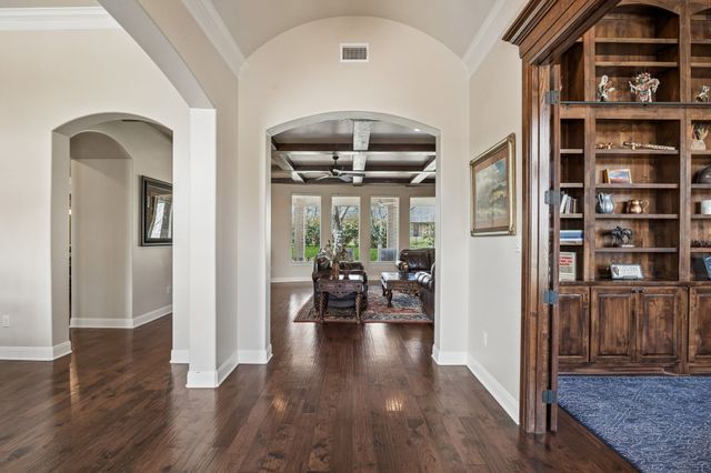 8900 Augusta Drive, Granbury, TX 76049