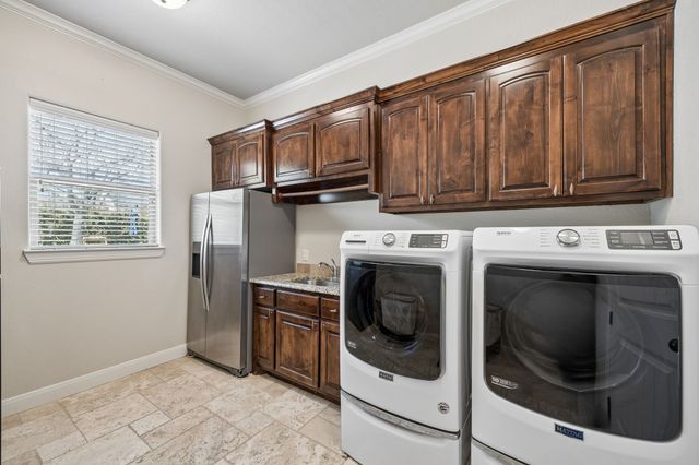 8900 Augusta Drive, Granbury, TX 76049