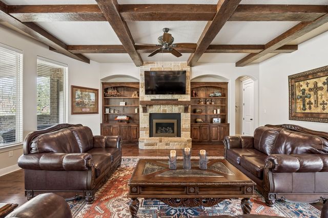 8900 Augusta Drive, Granbury, TX 76049