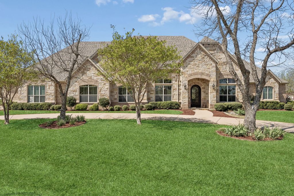 8900 Augusta Drive, Granbury, TX 76049