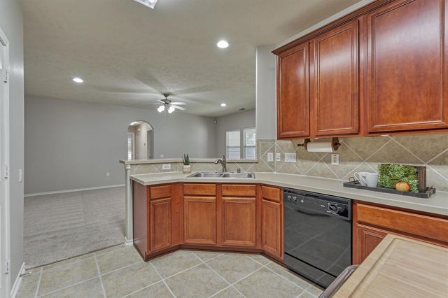 7 Greenwich Place, Conroe, TX 77384