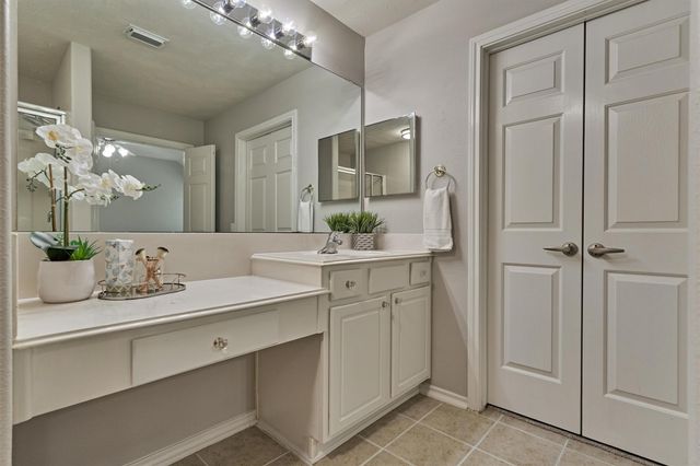 7 Greenwich Place, Conroe, TX 77384