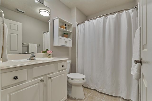 7 Greenwich Place, Conroe, TX 77384