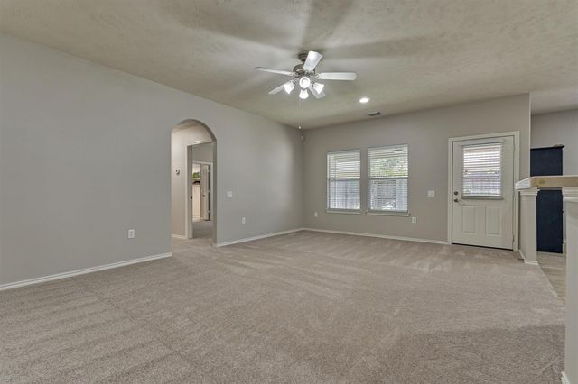 7 Greenwich Place, Conroe, TX 77384