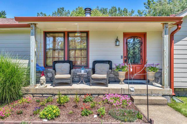325 Dawn Dr, Gallatin, TN 37066