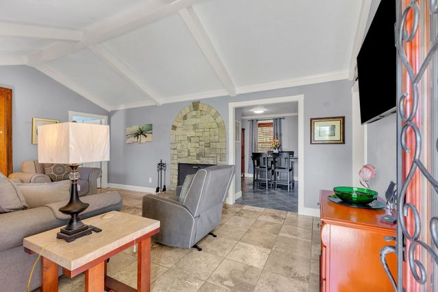 325 Dawn Dr, Gallatin, TN 37066