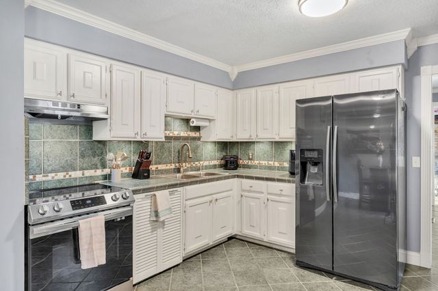 325 Dawn Dr, Gallatin, TN 37066