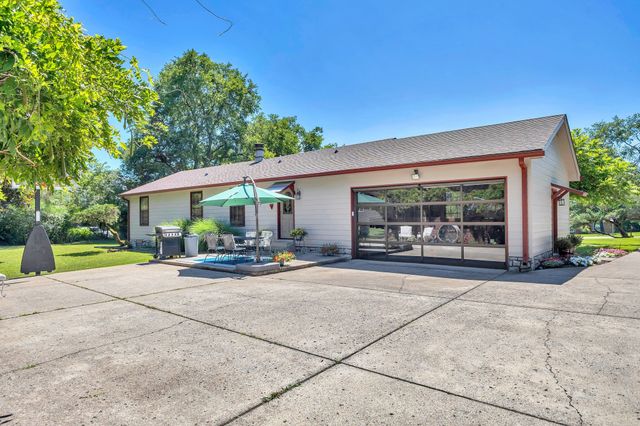 325 Dawn Dr, Gallatin, TN 37066